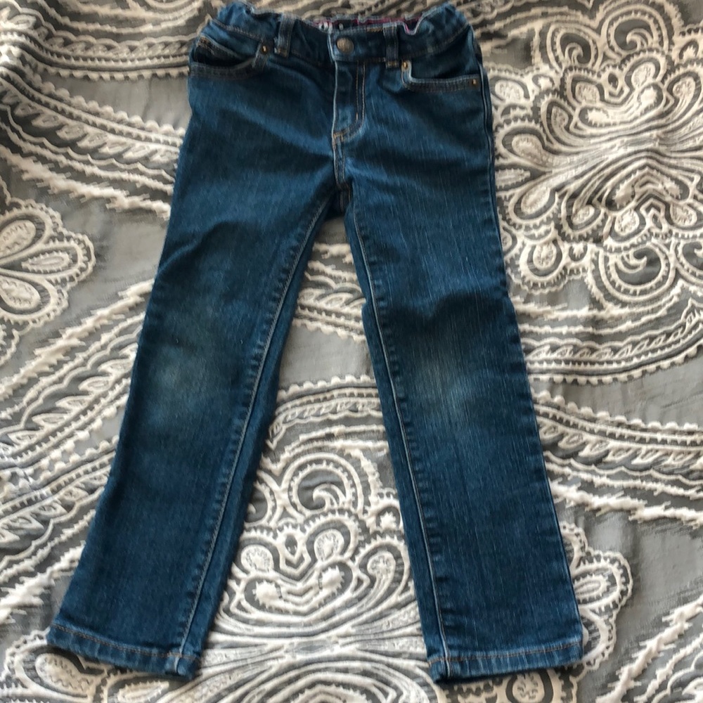 Every girl needs a pair of skinny jeans😁
